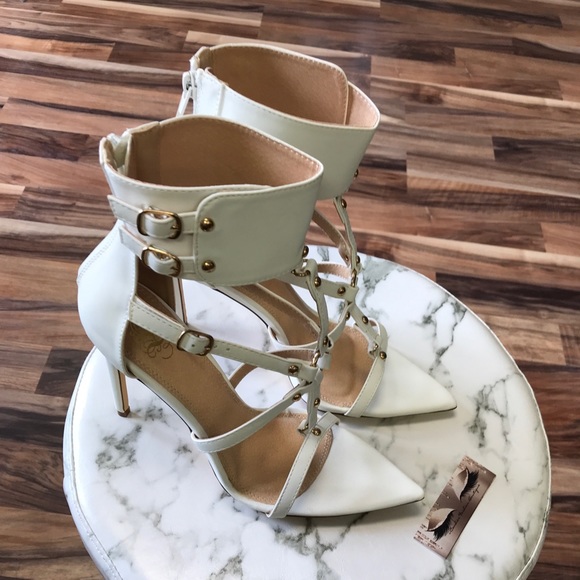 ‼️ White Ankle Strap Pointed Heels - Picture 4 of 8